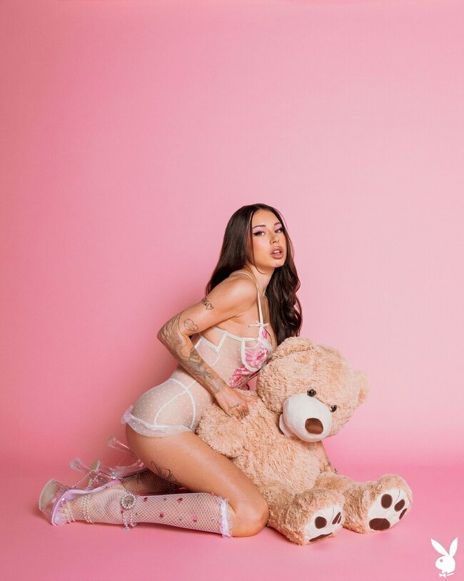 Диана Мелисон в откровенной фотосессии Playboy Plus с сексуальными образами и соблазнительными позами — фото 3