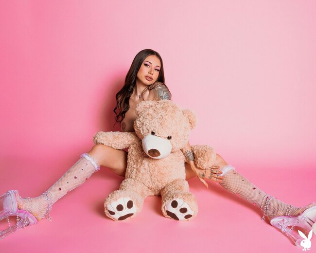 Диана Мелисон в откровенной фотосессии Playboy Plus с сексуальными образами и соблазнительными позами — фото 17