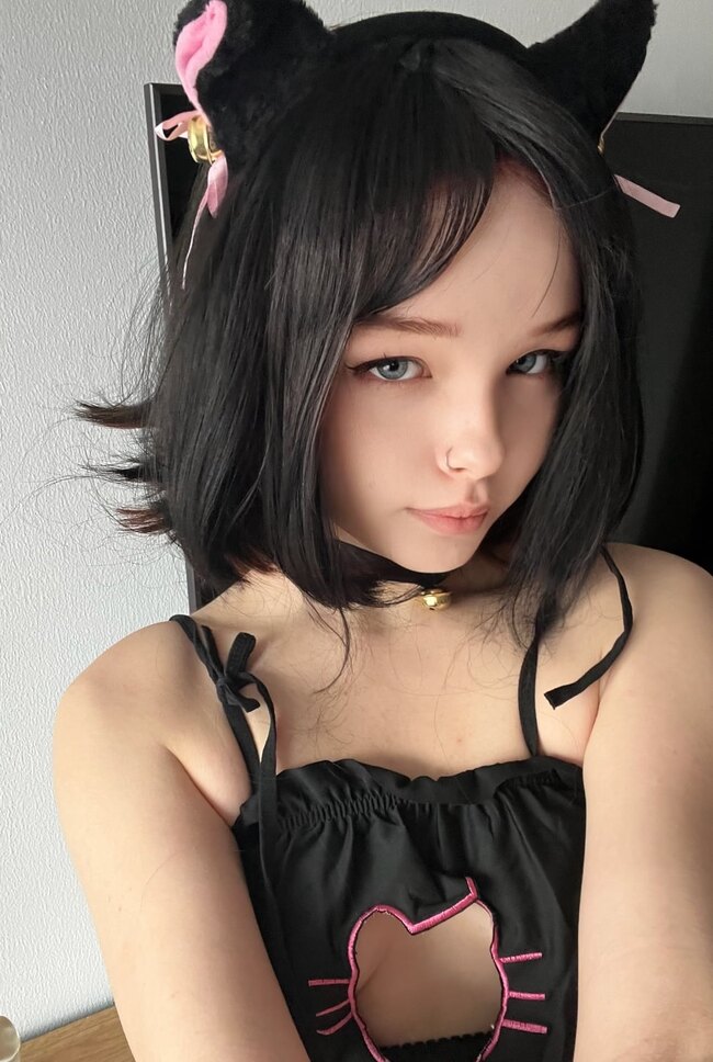Миниатюрная Little Missy с горячими голыми позами и классным ахегао на OnlyFans — фото 9