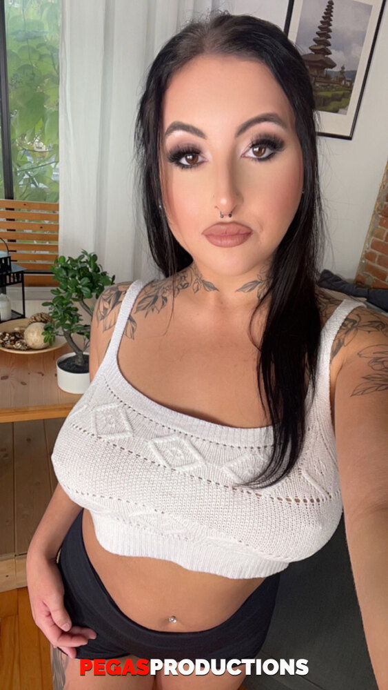 Скай Фокс и Ева Роуз показывают откровенные сиськи и аппетитные большие задницы — фото 18